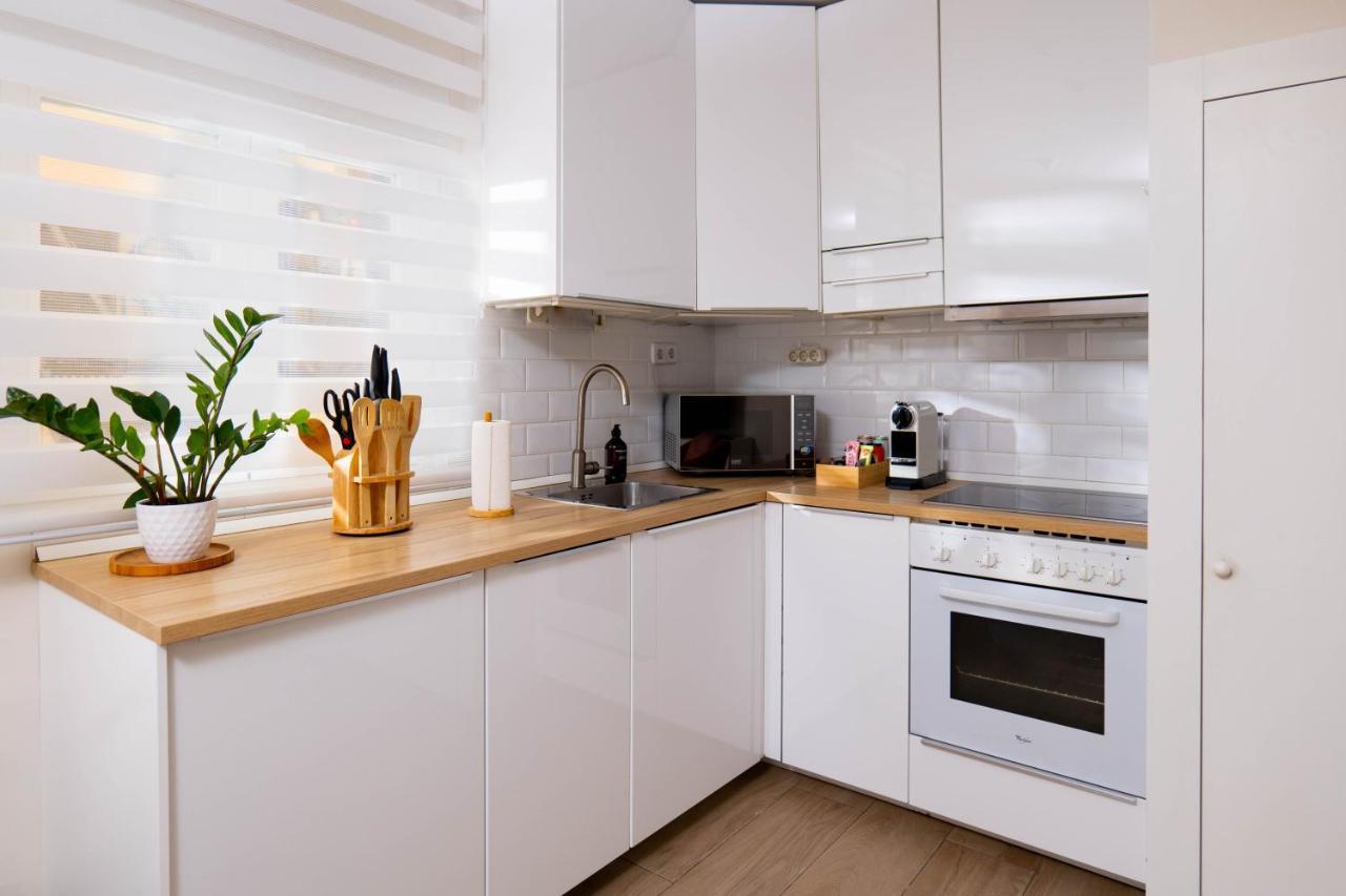 Amazing Apartment In Huertas Madrid Exterior photo