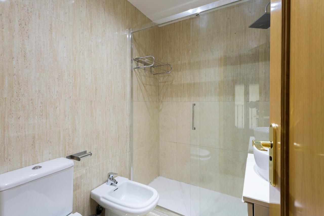 Amazing Apartment In Huertas Madrid Exterior photo